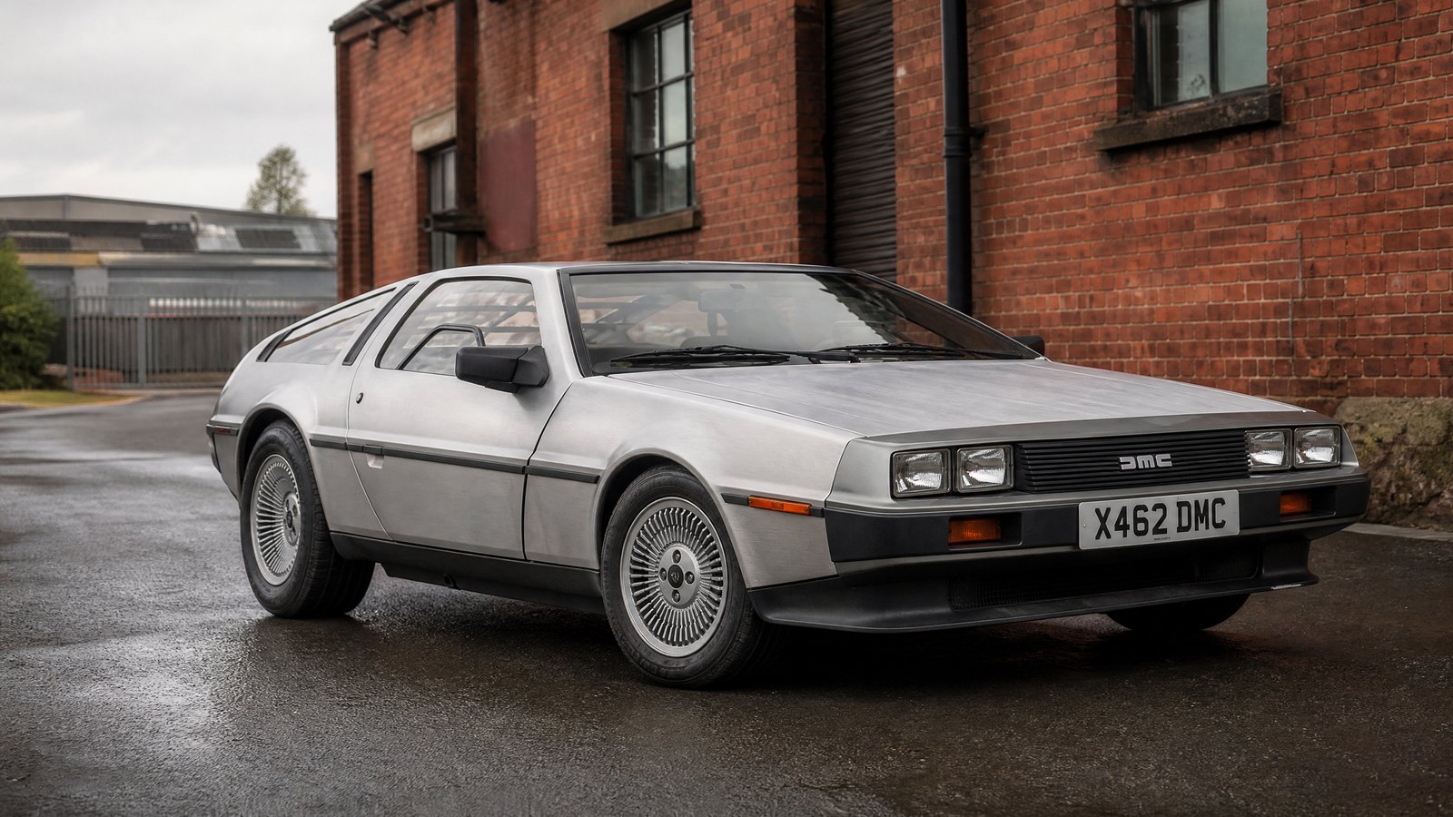 02_delorean_dmc12