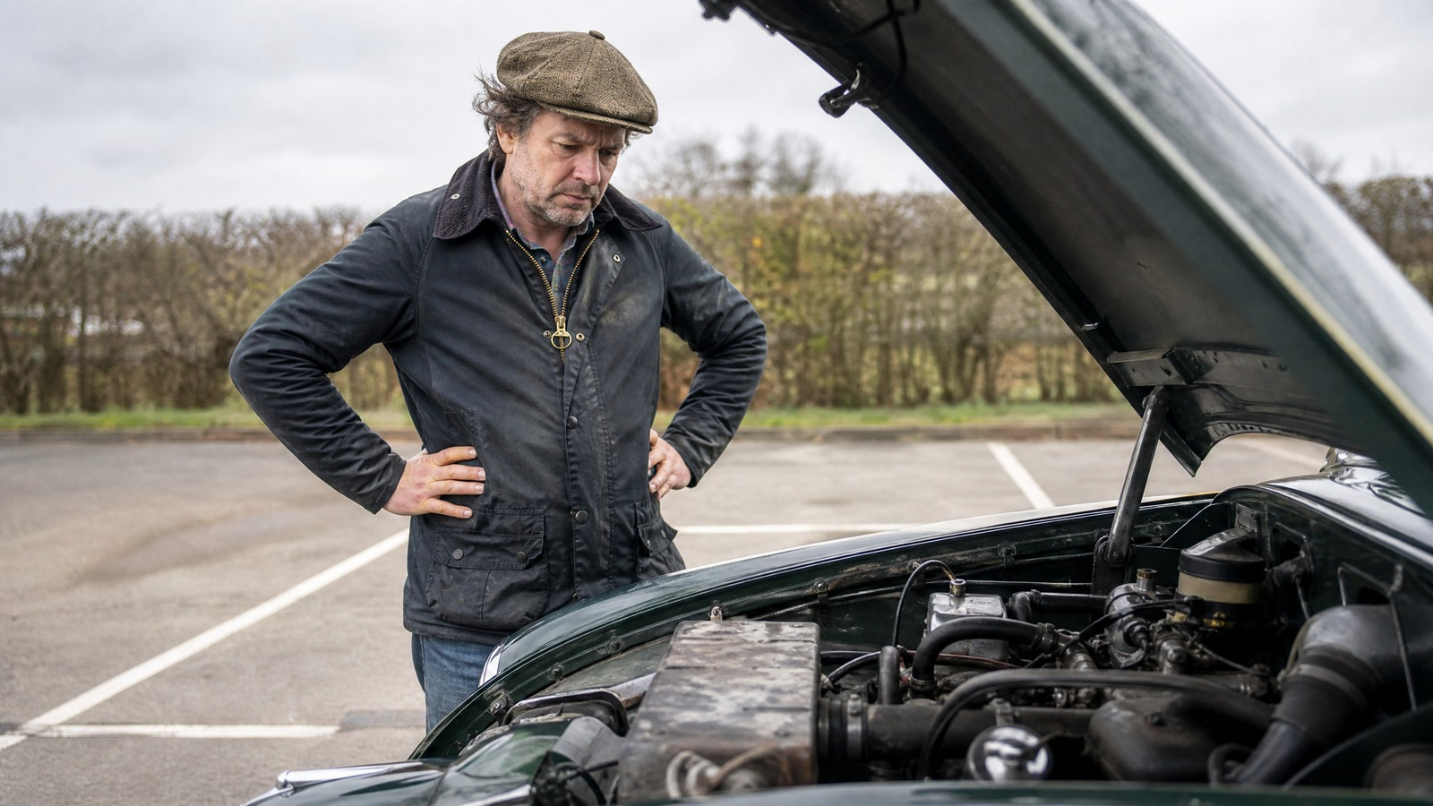 02_thoughtful_bonnet_stare