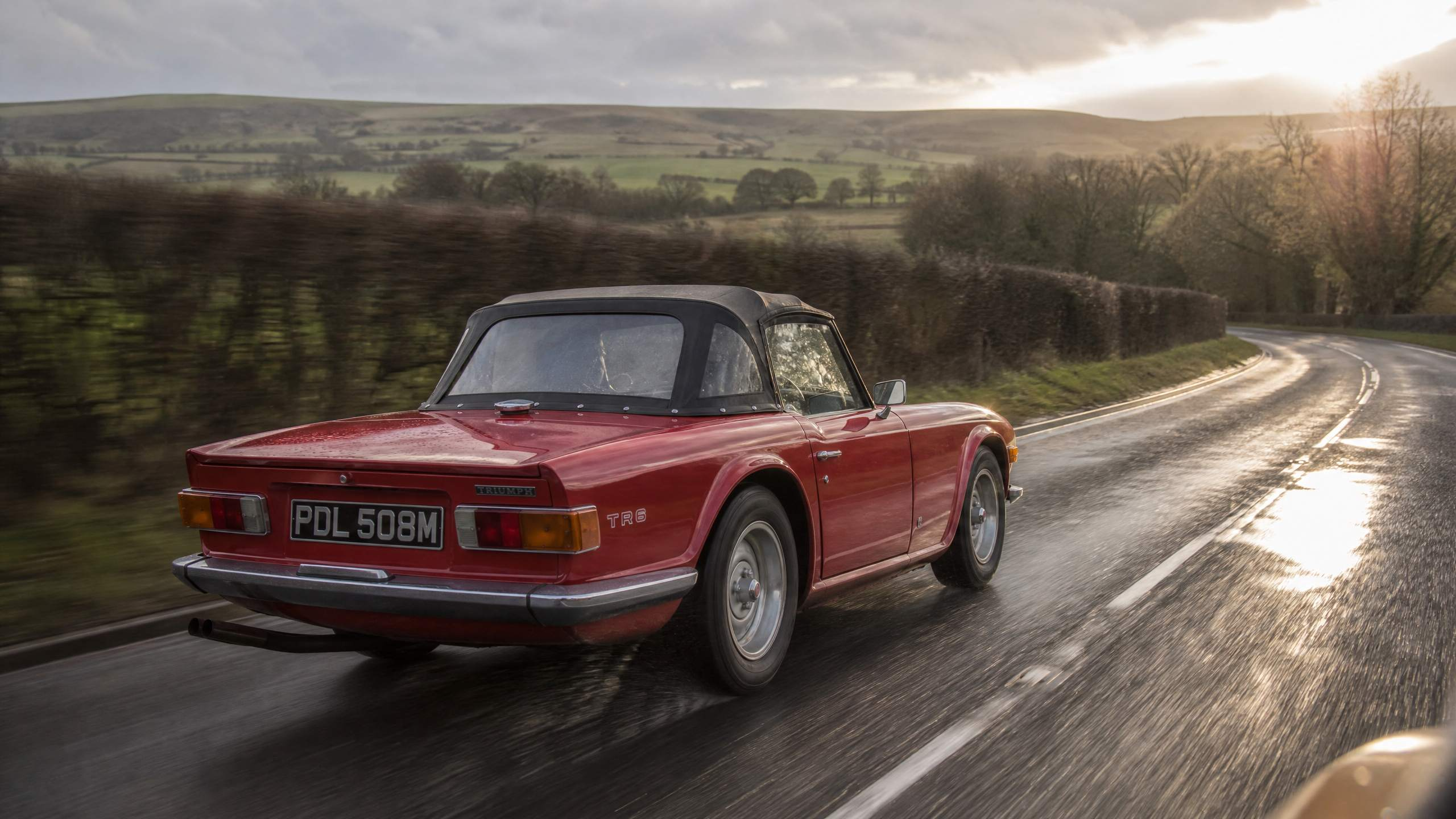 06_classic_car_confident_drive