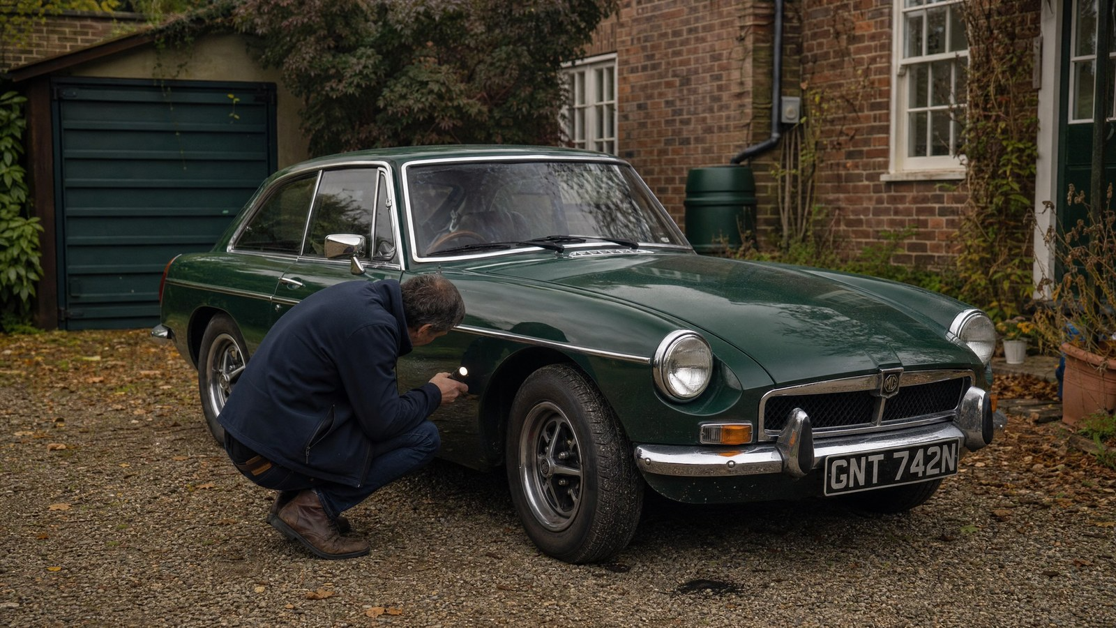 classic_car_brake_squeal_mgb_gt_replacement_web