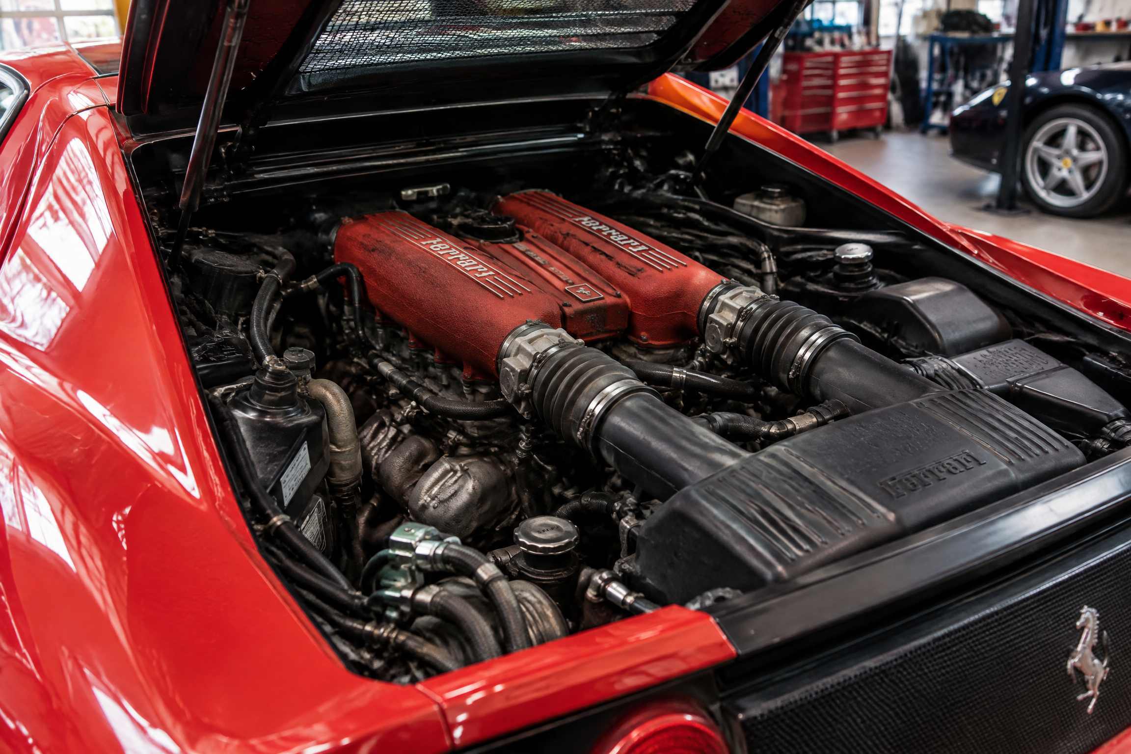 ferrari_f355_v8