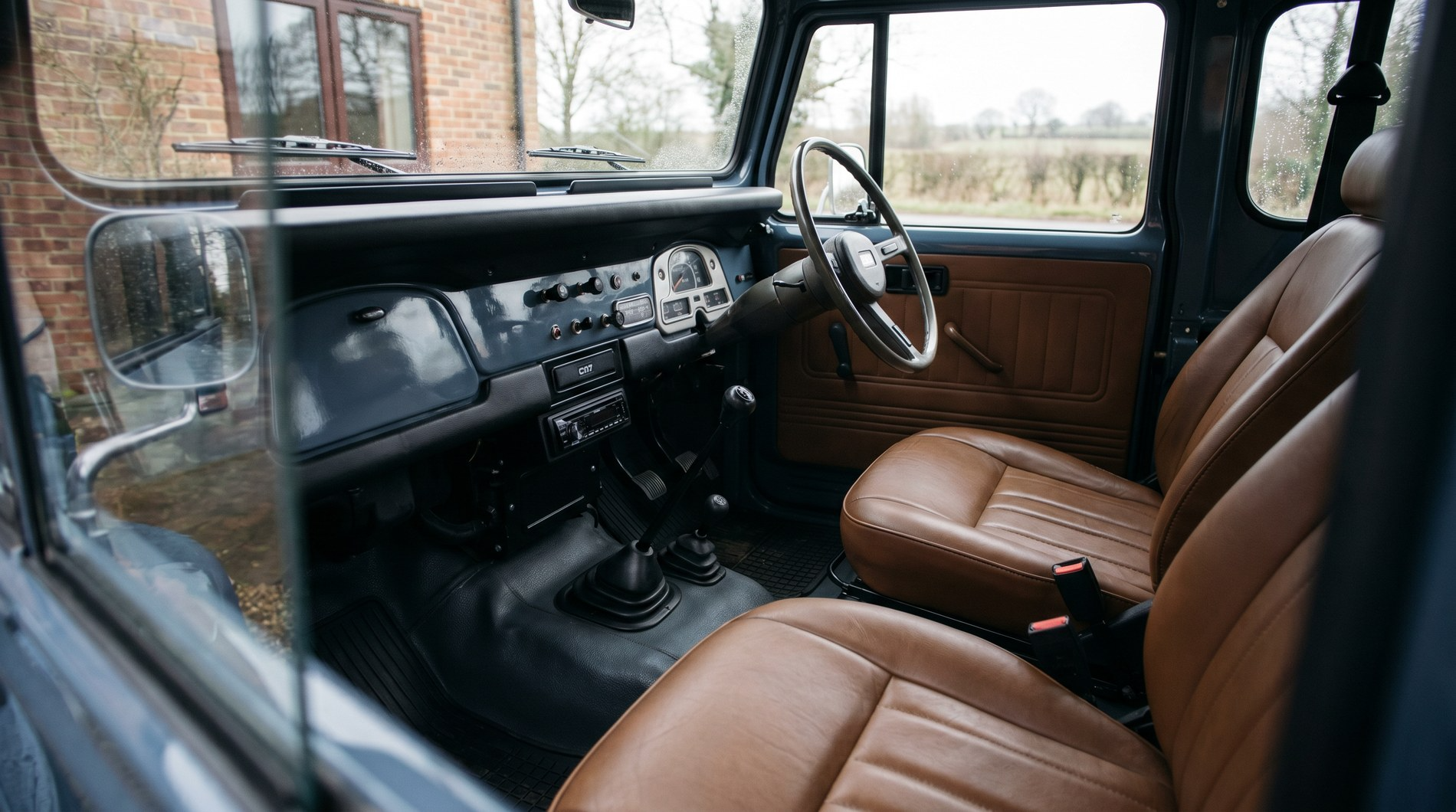 land_cruiser_bj40_fj40_modified_interior_web
