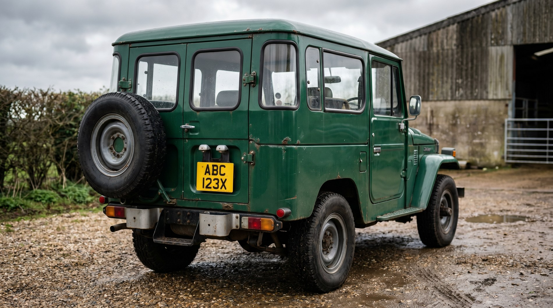 land_cruiser_bj40_fj40_rear_detail_web