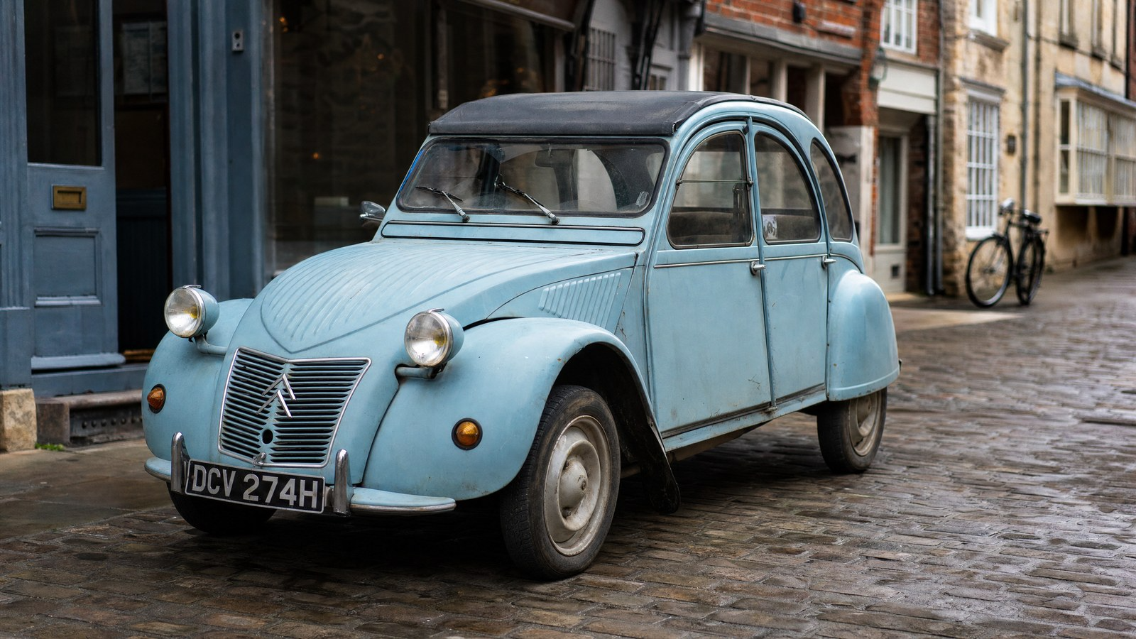 requested_citroen_2cv_market_street_2026