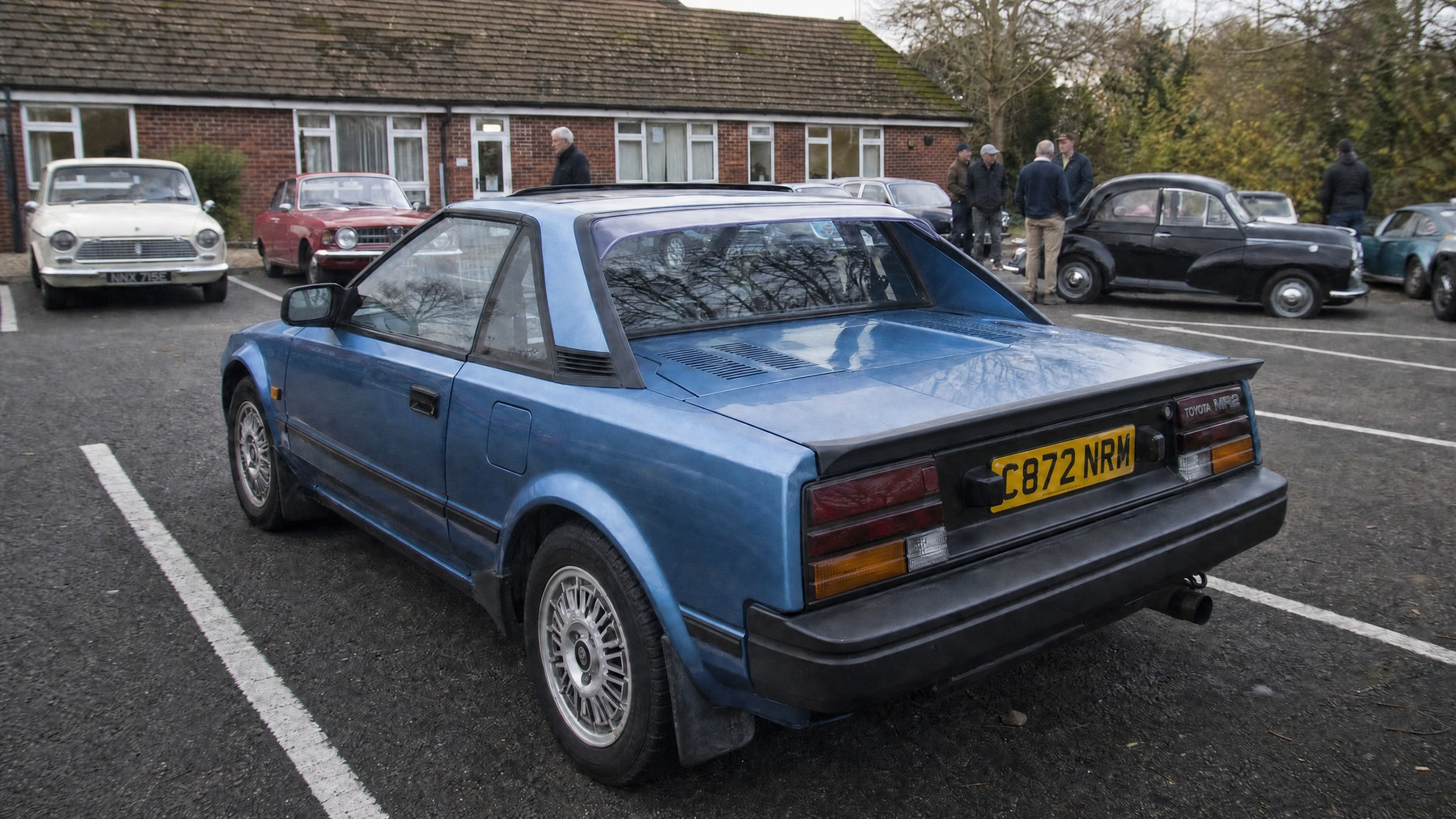 toyota_mr2_mk1_sunroof_car_park_spoiler
